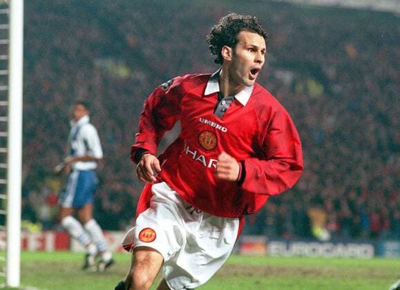 Torschütze Ryan Giggs (Manchester United) - Torjubel - Fußball EC 1 Herren Champions League 1996 1997, Viertelfinale, Manchester United Einzelbild Manchester Dynamik, Freude, Begeisterung, Fußball EC 1 Herren Champions League 1996 1997, Viertelfinale, Manchester United Einzelbild Manchester Dynamik, Freude, Begeisterung,
