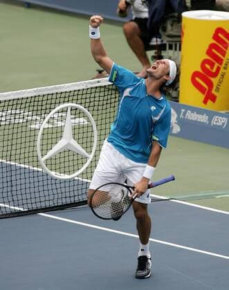Juan Carlos Ferrero (Spanien) jubelt Tennis Herren Western Southern Financial Group Masters 2006, ATP Tour, Series, Firmenlogo, Firmenemblem, Einzelbild Werbung, Wirtschaft, Aufmacher, Cincinnati Finale, Endspiel, Freude, Begeisterung, Tennis Herren Western Southern Financial Group Masters 2006, ATP Tour, Series, Firmenlogo, Firmenemblem, Einzelbild Werbung, Wirtschaft, Aufmacher, Cincinnati Finale, Endspiel, Freude, Begeisterung,