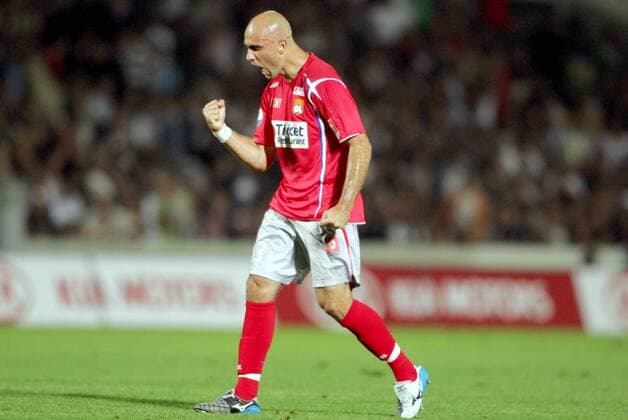 Cris (beide Lyon) Torjubel -  Fußball Herren Ligue 1 2006 2007, 1. Französische Liga, Olympique Lyonnais Einzelbild Bordeaux Freude, Begeisterung, Fußball Herren Ligue 1 2006 2007, 1. Französische Liga, Olympique Lyonnais Einzelbild Bordeaux Freude, Begeisterung,  