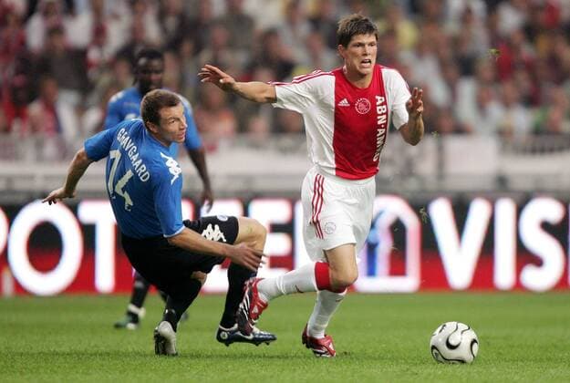 Klaas Jan Huntelaar (Ajax, re.) setzt sich gegen Michael Gravgaard (FC Kopenhagen) durch -  Fußball EC 1 Herren Champions League Qualifikation 2006 2007, Ajax Amsterdam - FC Kopenhagen 0:2 Gruppe Amsterdam Dynamik, Fußball EC 1 Herren Champions League Qualifikation 2006 2007, Ajax Amsterdam - FC Kopenhagen 0:2 Gruppe Amsterdam Dynamik,