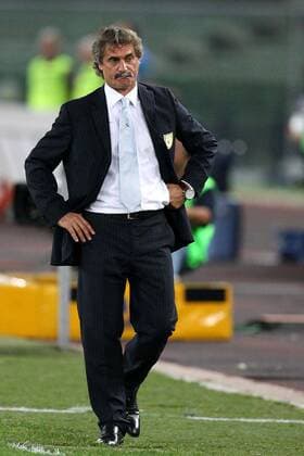 Trainer Giuseppe Pillon (Chievo Verona) enttäuscht -  Fußball EC 1 Herren Champions League Qualifikation 2006 2007, Chievo Verona Einzelbild Verona Enttäuschung, Fußball EC 1 Herren Champions League Qualifikation 2006 2007, Chievo Verona Einzelbild Verona Enttäuschung,