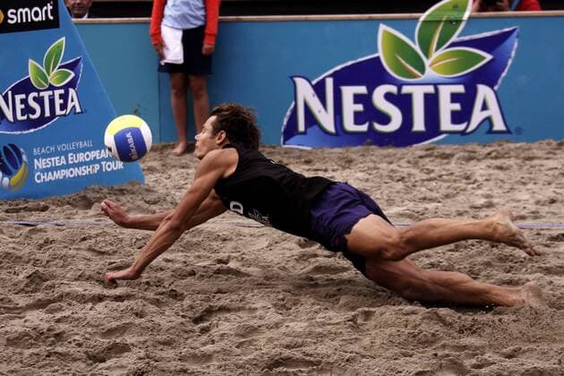 Reinder Nummerdor (Niederlande) - Feldabwehr Beachvolleyball Herren Nestea European Championship Final 2006, Finale, Tour Einzelbild Den Haag Abwehr, Dynamik, Beachvolleyball Herren Nestea European Championship Final 2006, Finale, Tour Einzelbild Den Haag Abwehr, Dynamik,