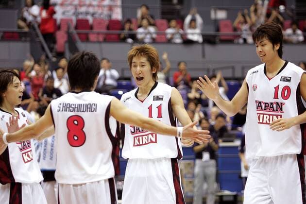 Schlußjubel Japan v.re.: Kosuke Takeuchi, Tomoo Amino, Shinsuke Kashiwagi und Kei Igarashi Basketball WM Herren WM 2006, Länderspiel, Nationalmannschaft, Nationalteam, Gruppe B Gruppe Hiroshima Freude, Basketball WM Herren WM 2006, Länderspiel, Nationalmannschaft, Nationalteam, Gruppe B Gruppe Hiroshima Freude,