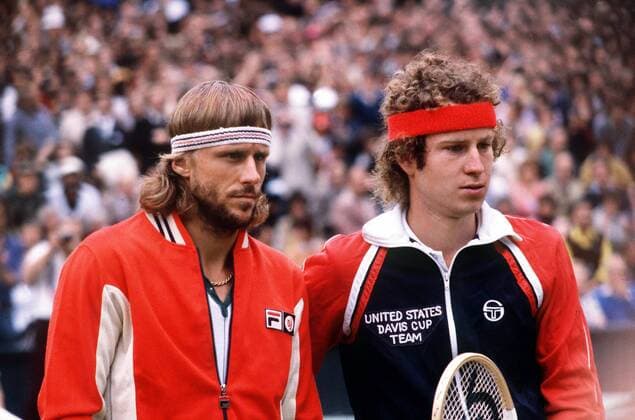 Björn Borg (Schweden, li.) und John McEnroe (USA) stellen sich zum Wimbledon Finale 1980 Tennis Herren All England Championships 1980, Grand Slam, ATP Tour, Finale, Endspiel, Vdia Gruppe Wimbledon London Tennis Herren All England Championships 1980, Grand Slam, ATP Tour, Finale, Endspiel, Vdia Gruppe Wimbledon London