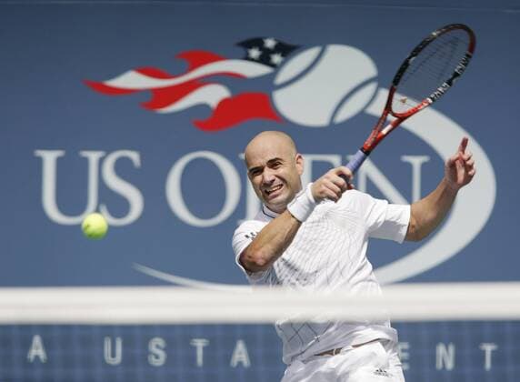 Andre Agassi (USA) - Vorhand - Tennis Herren US Open 2006, Grand Slam, ATP Tour, Einzelbild Flushing Meadows, Meadow, New York, NY, N Y Dynamik Tennis Herren US Open 2006, Grand Slam, ATP Tour, Einzelbild Flushing Meadows, Meadow, New York, NY, N Y Dynamik EDITORIAL USE ONLY