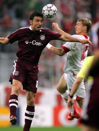 Mark van Bommel (Bayern, li.) gegen Roman Pavlyuchenko (Spartak Moskau) Fußball EC 1 Herren Champions League 2006 2007, FC Bayern München - FK Spartak Moskau Gruppe München Dynamik, Fußball EC 1 Herren Champions League 2006 2007, FC Bayern München - FK Spartak Moskau Gruppe München Dynamik,