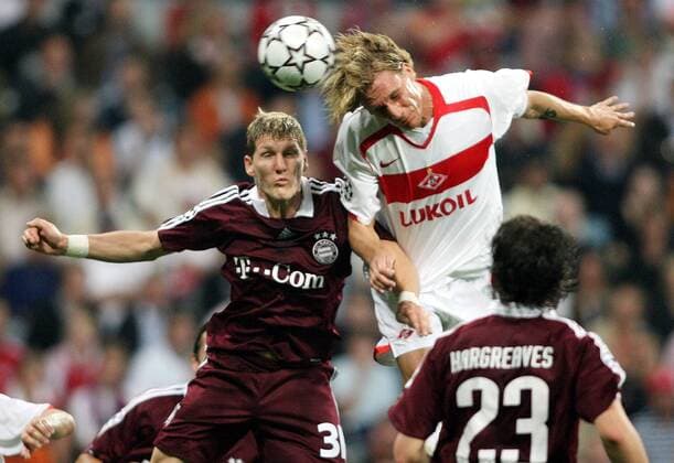 Bastian Schweinsteiger (Bayern, li.) gegen Radoslav Kovac (Spartak Moskau) Fußball EC 1 Herren Champions League 2006 2007, FC Bayern München - FK Spartak Moskau Gruppe München Dynamik, Fußball EC 1 Herren Champions League 2006 2007, FC Bayern München - FK Spartak Moskau Gruppe München Dynamik,