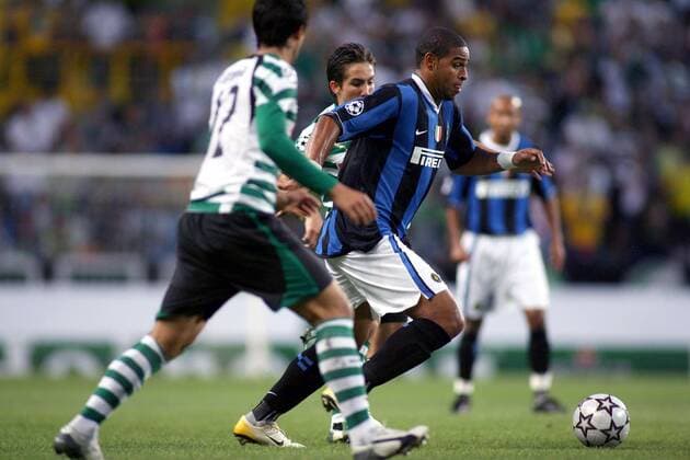 Adriano (Inter) am Ball -  Fußball EC 1 Herren Champions League 2006 2007, Sporting Lissabon - FC Internazionale Mailand 1:0 Einzelbild Lissabon Fußball EC 1 Herren Champions League 2006 2007, Sporting Lissabon - FC Internazionale Mailand 1:0 Einzelbild Lissabon