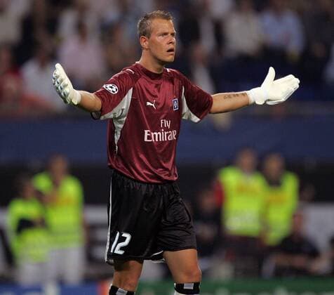 Torwart Sascha Kirschstein (HSV) ratlos nach seiner roten Karte Fußball EC 1 Herren Champions League 2006 2007, Hamburger SV Einzelbild Hamburg Fußball EC 1 Herren Champions League 2006 2007, Hamburger SV Einzelbild Hamburg