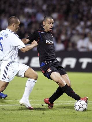 Fred (Lyon, re.) gegen Fabio Cannavaro (Real Madrid) Fußball EC 1 Herren Champions League 2006 2007, Olympique Lyonnais - Real Madrid CF 2:0, OL Gruppe Lyon Dynamik, Fußball EC 1 Herren Champions League 2006 2007, Olympique Lyonnais - Real Madrid CF 2:0, OL Gruppe Lyon Dynamik,