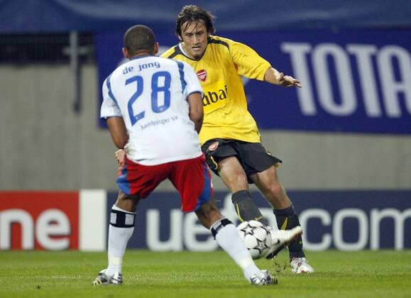 Tomas Rosicky (Arsenal, hi.) gegen Nigel de Jong (HSV) Fußball EC 1 Herren Champions League 2006 2007, Hamburger SV - Arsenal FC London 1:2 Gruppe Hamburg Dynamik, Fußball EC 1 Herren Champions League 2006 2007, Hamburger SV - Arsenal FC London 1:2 Gruppe Hamburg Dynamik,