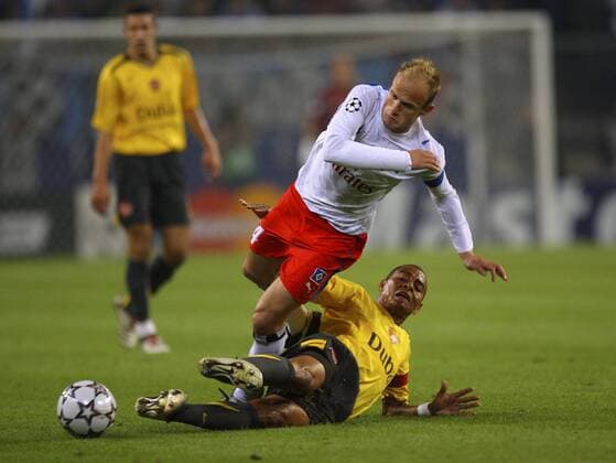 Gilberto Silva (Arsenal, re.) gegen David Jarolim (HSV) Fußball EC 1 Herren Champions League 2006 2007, Hamburger SV - Arsenal FC London 1:2 Gruppe Hamburg Dynamik, Kampf, Fußball EC 1 Herren Champions League 2006 2007, Hamburger SV - Arsenal FC London 1:2 Gruppe Hamburg Dynamik, Kampf,