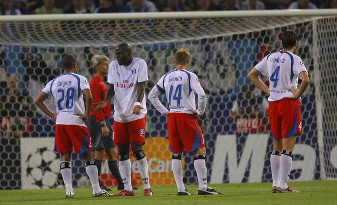Ratlosigkeit beim HSV, v.li.: Nigel de Jong, Guy Demel, David Jarolim und Bastian Reinhardt Fußball EC 1 Herren Champions League 2006 2007, Hamburger SV Gruppe Hamburg Enttäuschung, Fußball EC 1 Herren Champions League 2006 2007, Hamburger SV Gruppe Hamburg Enttäuschung,