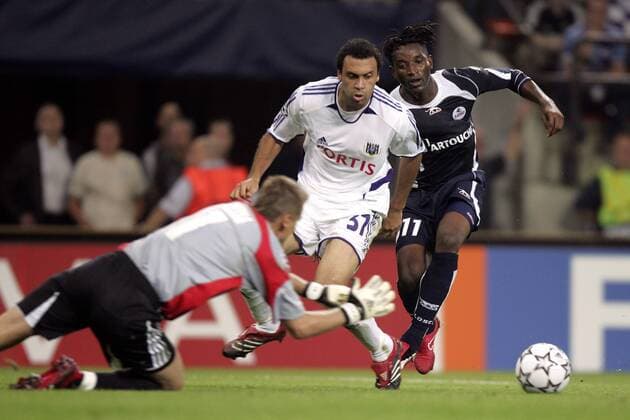 Souleymane Youla (Lille, re.) gegen Anthony Vanden Borre und Torwart Daniel Zitka (beide Anderlecht) -  Fußball EC 1 Herren Champions League 2006 2007, RSC Anderlecht - OSC Lille 1:1 Gruppe Brüssel Dynamik, Fußball EC 1 Herren Champions League 2006 2007, RSC Anderlecht - OSC Lille 1:1 Gruppe Brüssel Dynamik,