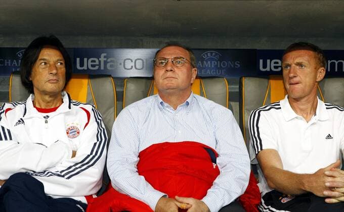 Bayern Bank, v.li.: Mannschaftsarzt Dr. Hans Wilhelm MÃ¼ller Wohlfahrt, Manager Uli HoeneÃŸ und Co Trainer Seppo Eichkorn - FuÃŸball EC 1 Herren Champions League 2006 2007, FC Bayern MÃ¼nchen Gruppe MÃ¼nchen FuÃŸball EC 1 Herren Champions League 2006 2007, FC Bayern MÃ¼nchen Gruppe MÃ¼nchen