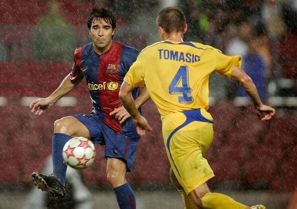 Deco (FC Barcelona) - Ballannahme, re. Igor Tomasic (Levski Sofia) -  Fußball EC 1 Herren Champions League 2006 2007, FC Barcelona - PFK Levski Sofia 5:0, Barca, Vdig Gruppe Barcelona Fußball EC 1 Herren Champions League 2006 2007, FC Barcelona - PFK Levski Sofia 5:0, Barca, Vdig Gruppe Barcelona