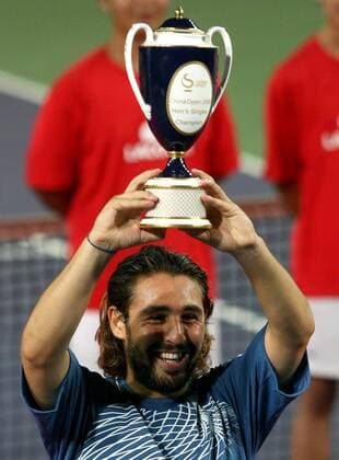 Marcos Baghdatis (Zypern) - Sieger der China Open 2006 - (IMCp06474405) Tennis Herren China Open 2006, ATP Tour, Finale, Endspiel, Siegerehrung, Podium, Podest, Einzelbild Peking Freude, Tennis Herren China Open 2006, ATP Tour, Finale, Endspiel, Siegerehrung, Podium, Podest, Einzelbild Peking Freude,