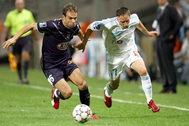 Franck Ribery (re., Marseille) gegen Franck Jurietti (Bordeaux) -  (pan16257) Fußball Herren Ligue 1 2006 2007, 1. Französische Liga, Olympique de Marseille - Girondins de Bordeaux 2:1, OM Vdig Gruppe Marseille Dynamik, Fußball Herren Ligue 1 2006 2007, 1. Französische Liga, Olympique de Marseille - Girondins de Bordeaux 2:1, OM Vdig Gruppe Marseille Dynamik,  