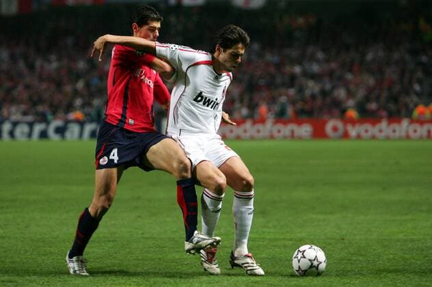 Kaka (Milan, re.) gegen Efstathios Tavlaridis (Lille) -  (pan16428) Fußball EC 1 Herren Champions League 2006 2007, OSC Lille - AC Mailand 0:0 Gruppe Lille Dynamik, Fußball EC 1 Herren Champions League 2006 2007, OSC Lille - AC Mailand 0:0 Gruppe Lille Dynamik,  