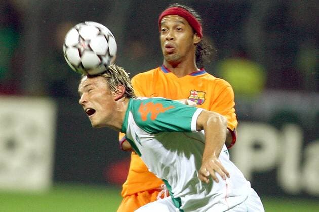Clemens Fritz (Bremen, li.) - Kopfball gegen Ronaldinho (FC Barcelona) Fußball EC 1 Herren Champions League 2006 2007, SV Werder Bremen - FC Barcelona, Barca Gruppe Bremen Dynamik, Fußball EC 1 Herren Champions League 2006 2007, SV Werder Bremen - FC Barcelona, Barca Gruppe Bremen Dynamik,