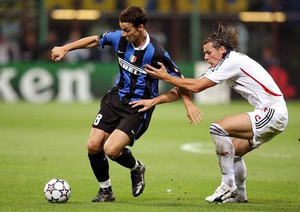 Zlatan Ibrahimovic (Inter, li.) gegen Daniel van Buyten (Bayern) -  Fußball EC 1 Herren Champions League 2006 2007, FC Internazionale Mailand - FC Bayern München Gruppe Mailand Dynamik, Fußball EC 1 Herren Champions League 2006 2007, FC Internazionale Mailand - FC Bayern München Gruppe Mailand Dynamik,