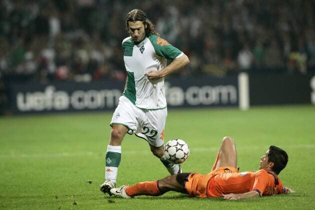 Torsten Frings (Bremen, li.) gegen Sylvinho (FC Barcelona) Fußball EC 1 Herren Champions League 2006 2007, SV Werder Bremen - FC Barcelona 1:1, Barca, Vdig Gruppe Bremen Dynamik Fußball EC 1 Herren Champions League 2006 2007, SV Werder Bremen - FC Barcelona 1:1, Barca, Vdig Gruppe Bremen Dynamik