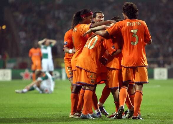 Torjubel FC Barcelona, v.li.: Ronaldinho, Deco, Gianluca Zambrotta und Thiago Motta Fußball EC 1 Herren Champions League 2006 2007, FC Barcelona, Barca Gruppe Bremen Freude Fußball EC 1 Herren Champions League 2006 2007, FC Barcelona, Barca Gruppe Bremen Freude
