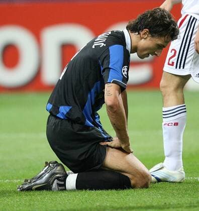 Zlatan Ibrahimovic (Inter) enttäuscht am Boden -  Fußball EC 1 Herren Champions League 2006 2007, FC Internazionale Mailand - FC Bayern München 0:2 Einzelbild Mailand Fußball EC 1 Herren Champions League 2006 2007, FC Internazionale Mailand - FC Bayern München 0:2 Einzelbild Mailand