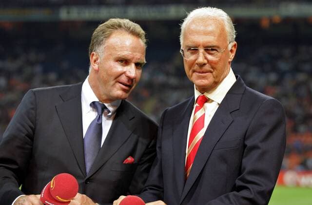 Vorstandsvorsitzender Karl Heinz Rummenigge (li.) im Gespräch mit dem Aufsichtsratsvorsitzenden Franz Beckenbauer (beide Bayern) Fußball EC 1 Herren Champions League 2006 2007, FC Bayern München Gruppe Mailand Fußball EC 1 Herren Champions League 2006 2007, FC Bayern München Gruppe Mailand