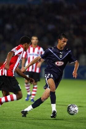 Marouane Chamakh (Bordeaux, re.) gegen Ismail Aissati (Eindhoven) -  (pan16444) Fußball EC 1 Herren Champions League 2006 2007, Girondins de Bordeaux - PSV Eindhoven 0:1 Gruppe Bordeaux Dynamik, Fußball EC 1 Herren Champions League 2006 2007, Girondins de Bordeaux - PSV Eindhoven 0:1 Gruppe Bordeaux Dynamik,  