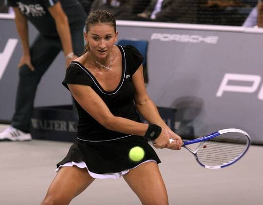 Tatiana Golovin (Frankreich) - beidhändige Rückhand Tennis Damen Porsche Grand Prix 2006, WTA Tour, Endspiel, Finale, Vdig Einzelbild Stuttgart Tennis Damen Porsche Grand Prix 2006, WTA Tour, Endspiel, Finale, Vdig Einzelbild Stuttgart