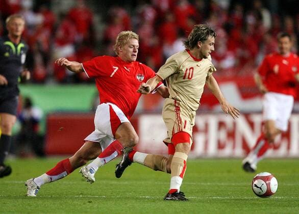 Daniel Gygax (Schweiz, re.) gegen Thomas Prager (Österreich) Fußball Länderspiel Herren Freundschaftsspiel 2006, Test, Testspiel, Österreich - Schweiz 2:1 Gruppe Nationalteam, Nationaltrikot Innsbruck Dynamik, Fußball Länderspiel Herren Freundschaftsspiel 2006, Test, Testspiel, Österreich - Schweiz 2:1 Gruppe Nationalteam, Nationaltrikot Innsbruck Dynamik,