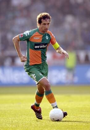 Frank Baumann (Bremen) am Ball Fußball 1. BL Herren Saison 2006 2007, SV Werder Bremen Einzelbild Bochum Dynamik, Fußball 1. BL Herren Saison 2006 2007, SV Werder Bremen Einzelbild Bochum Dynamik,