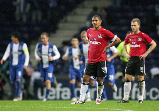 Nigel de Jong (li.) und Rene Klingbeil (beide HSV) enttäuscht Fußball EC 1 Herren Champions League 2006 2007, Hamburger SV, Hamburg Gruppe Porto Enttäuschung, Fußball EC 1 Herren Champions League 2006 2007, Hamburger SV, Hamburg Gruppe Porto Enttäuschung,