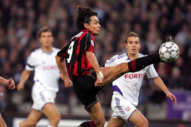 Filippo Inzaghi (Milan) am Ball vor Lucas Biglia (Anderlecht) -  (pan16766) Fußball EC 1 Herren Champions League 2006 2007, RSC Anderlecht - AC Mailand 0:1 Gruppe Brüssel Dynamik, Fußball EC 1 Herren Champions League 2006 2007, RSC Anderlecht - AC Mailand 0:1 Gruppe Brüssel Dynamik,  
