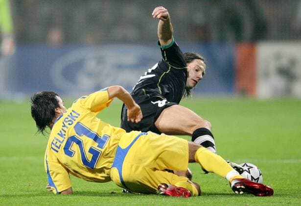 Torsten Frings (Bremen, re.) gegen Dimitar Telkiyski (Levski Sofia) Fußball EC 1 Herren Champions League 2006 2007, SV Werder Bremen - PFK Levski Sofia 2:0 Gruppe Bremen Dynamik, Kampf, Fußball EC 1 Herren Champions League 2006 2007, SV Werder Bremen - PFK Levski Sofia 2:0 Gruppe Bremen Dynamik, Kampf,