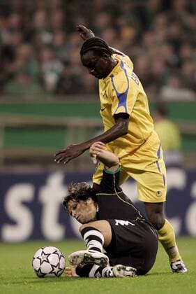 Richard Eromoigbe (Levski Sofia, re.) gegen Diego (Bremen) Fußball EC 1 Herren Champions League 2006 2007, SV Werder Bremen - PFK Levski Sofia 2:0 Gruppe Bremen Dynamik, Kampf, Fußball EC 1 Herren Champions League 2006 2007, SV Werder Bremen - PFK Levski Sofia 2:0 Gruppe Bremen Dynamik, Kampf,