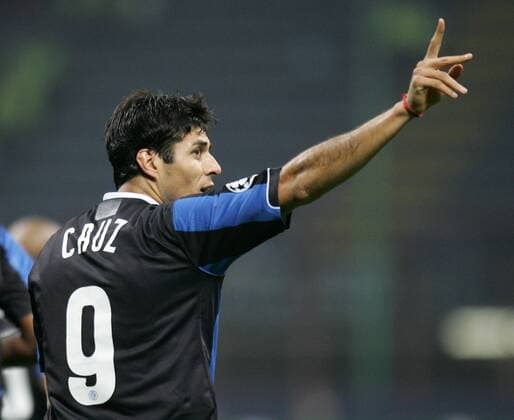 Julio Ricardo Cruz (Inter) macht auf sich aufmerksam -  Fußball EC 1 Herren Champions League 2006 2007, FC Internazionale Mailand Einzelbild Mailand Fußball EC 1 Herren Champions League 2006 2007, FC Internazionale Mailand Einzelbild Mailand