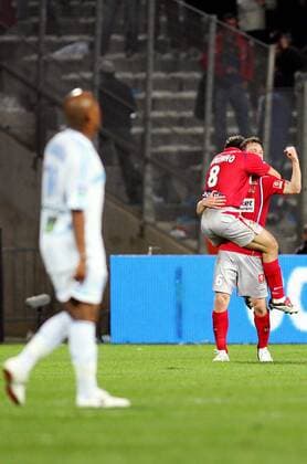 Kim Källström (re.) und Juninho (beide Lyon) - Torjubel -  (pan16840) Fußball Herren Ligue 1 2006 2007, 1. Französische Liga, Olympique Lyonnais Gruppe Marseille Freude, Begeisterung, Fußball Herren Ligue 1 2006 2007, 1. Französische Liga, Olympique Lyonnais Gruppe Marseille Freude, Begeisterung,  