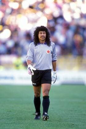 Torwart Rene Higuita (Kolumbien) Fußball Länderspiel Herren WM 1990, Nationalmannschaft, Nationaltrikot, Achtelfinale Einzelbild Neapel Fußball Länderspiel Herren WM 1990, Nationalmannschaft, Nationaltrikot, Achtelfinale Einzelbild Neapel