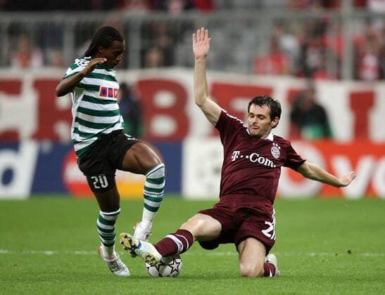 Yannick Djalo (Sporting Lissabon, li.) gegen Willy Sagnol (Bayern) Fußball EC 1 Herren Champions League 2006 2007, FC Bayern München - Sporting Lissabon 0:0 Gruppe München Dynamik, Fußball EC 1 Herren Champions League 2006 2007, FC Bayern München - Sporting Lissabon 0:0 Gruppe München Dynamik,