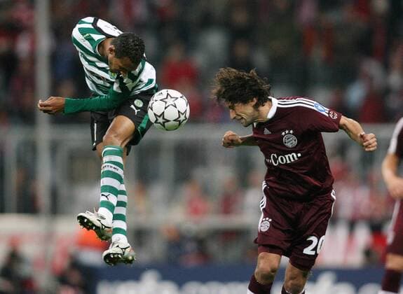 Liedson (Sporting Lissabon, li.) gegen Hasan Salihamidzic (Bayern) Fußball EC 1 Herren Champions League 2006 2007, FC Bayern München - Sporting Lissabon 0:0 Gruppe München Dynamik, Fußball EC 1 Herren Champions League 2006 2007, FC Bayern München - Sporting Lissabon 0:0 Gruppe München Dynamik,