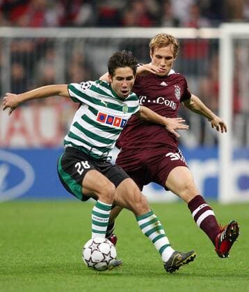 Joao Moutinho (Sporting Lissabon, li.) gegen Andreas Ottl (Bayern) Fußball EC 1 Herren Champions League 2006 2007, FC Bayern München - Sporting Lissabon 0:0 Gruppe München Dynamik, Fußball EC 1 Herren Champions League 2006 2007, FC Bayern München - Sporting Lissabon 0:0 Gruppe München Dynamik,