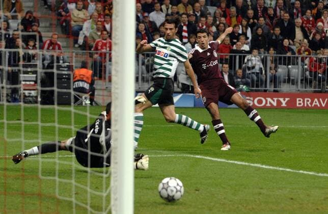 Roy Makaay (Bayern, re.) vergibt eine Torchance, links Tonel (Sporting Lissabon) Fußball EC 1 Herren Champions League 2006 2007, FC Bayern München - Sporting Lissabon 0:0 Gruppe München Dynamik, Fußball EC 1 Herren Champions League 2006 2007, FC Bayern München - Sporting Lissabon 0:0 Gruppe München Dynamik,