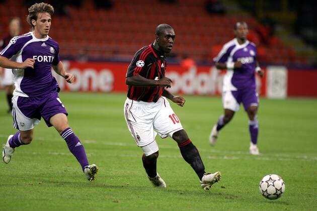 Clarence Seedorf (Milan, re.) gegen Lucas Biglia (Anderlecht) - Fußball EC 1 Herren Champions League 2006 2007, AC Mailand - RSC Anderlecht 4:1 Gruppe Mailand Dynamik, Fußball EC 1 Herren Champions League 2006 2007, AC Mailand - RSC Anderlecht 4:1 Gruppe Mailand Dynamik,