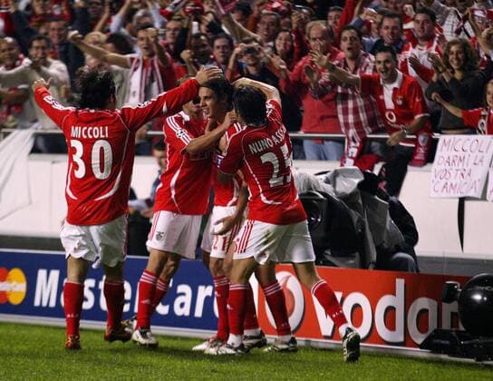 Torjubel Benfica Lissabon, v.li.: Fabrizio Miccoli, Petit, Nuno Gomes und Nuno Assis -  Fußball EC 1 Herren Champions League 2006 2007, SL Benfica Lissabon Gruppe Lissabon Freude, Fußball EC 1 Herren Champions League 2006 2007, SL Benfica Lissabon Gruppe Lissabon Freude,
