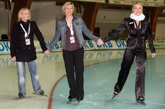 Verabschiedung, v.li. drehen Sabine Völker, Monique Gabrecht Enfeldt, Gunda Niemann Stirnemann (alle Deutschland) eine letzte Runde auf dem Eis Eisschnellauf LM Damen Deutsche Meisterschaft 2006, Landesmeisterschaft, DM, Abschied, Verabschiedung, Karriereende Gruppe Erfurt Eisschnellauf LM Damen Deutsche Meisterschaft 2006, Landesmeisterschaft, DM, Abschied, Verabschiedung, Karriereende Gruppe Erfurt