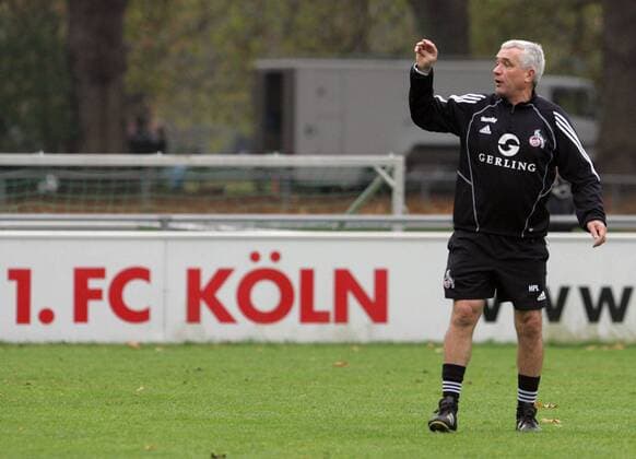 Trainer Hanspeter Latour (Köln) gibt Anweisungen Fußball 2. BL Herren Saison 2006 2007, 1. FC Köln, Training Einzelbild Köln Fußball 2. BL Herren Saison 2006 2007, 1. FC Köln, Training Einzelbild Köln