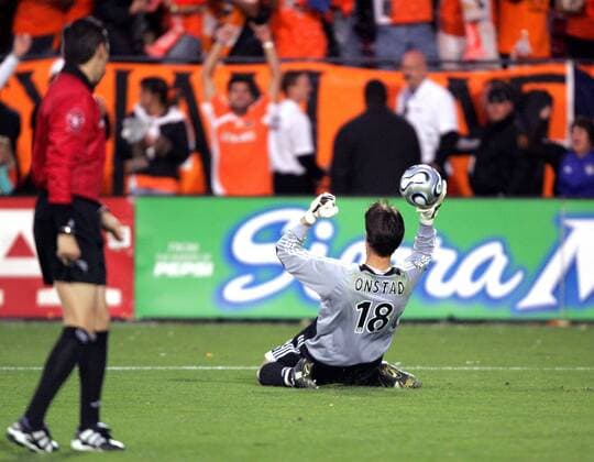 Torwart Pat Onstad (Houston Dynamo) jubelt - (Icon918b3020) Fußball Herren MLS Cup 2006, Major League Soccer, Finale, Endspiel Gruppe o0 Playoffs, Playoff, Play Offs, Off, Frisco Freude, Fußball Herren MLS Cup 2006, Major League Soccer, Finale, Endspiel Gruppe o0 Playoffs, Playoff, Play Offs, Off, Frisco Freude, EDITORIAL USE ONLY