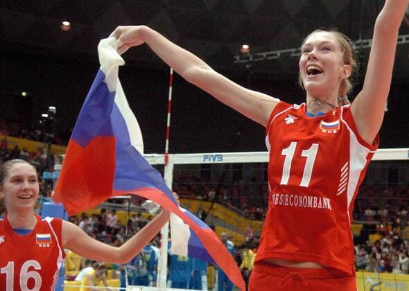 Ekaterina Gamova (re.) und Yulia Merkulova (beide Russland) feiern den Gewinn der Weltmeister 2006 mit der Nationalfahne - Volleyball Damen WM 2006, Finale, Endspiel, Nationalteam, Nationaltrikot Gruppe Osaka Freude, Volleyball Damen WM 2006, Finale, Endspiel, Nationalteam, Nationaltrikot Gruppe Osaka Freude,